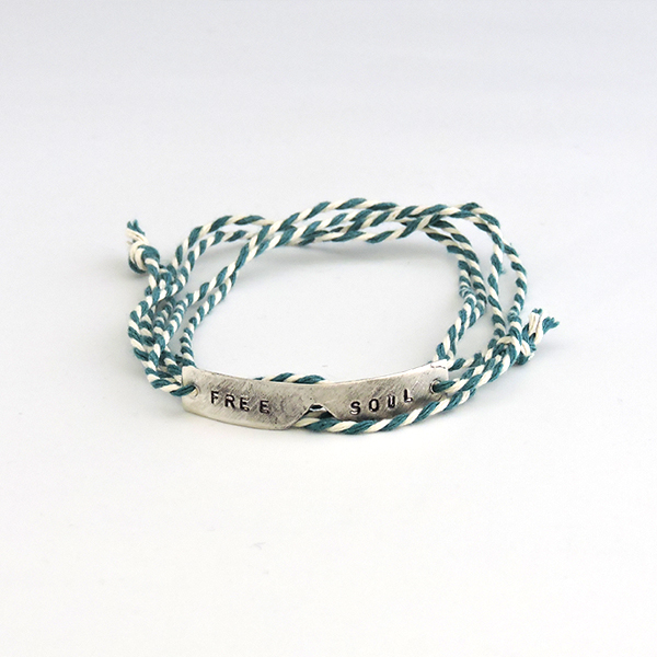 Quote Wristlet 'FREE SOUL'