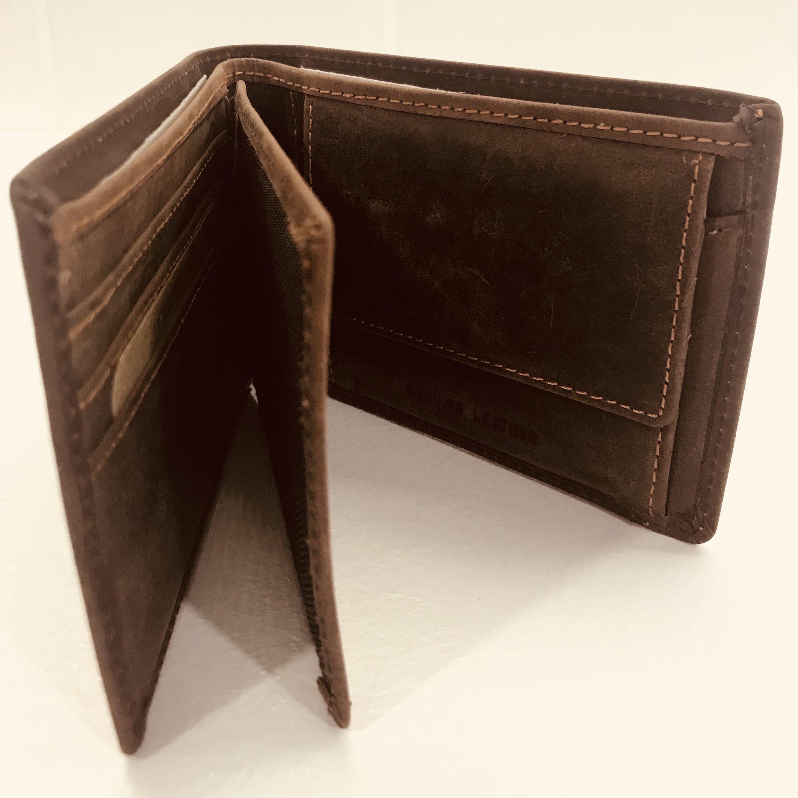 Κλασσικό Δερμάτινο Πορτοφόλι